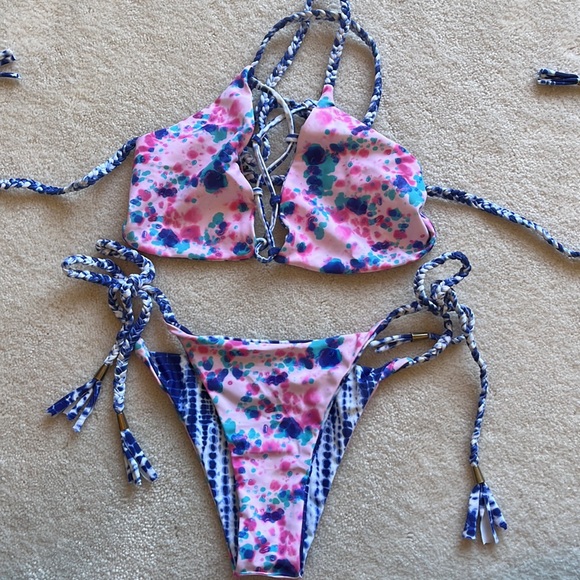 Reversible set - Picture 2 of 2